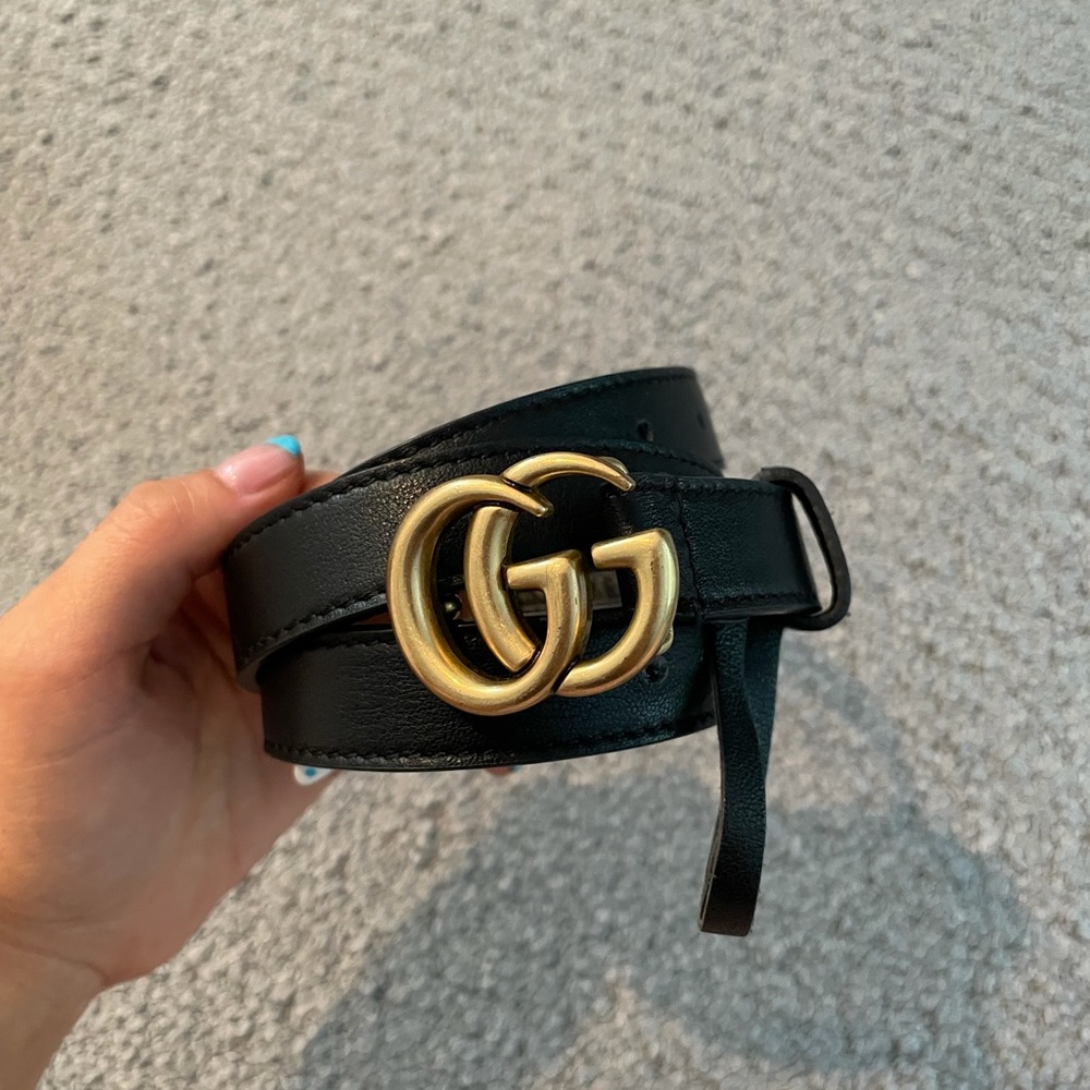 Black Gucci belt